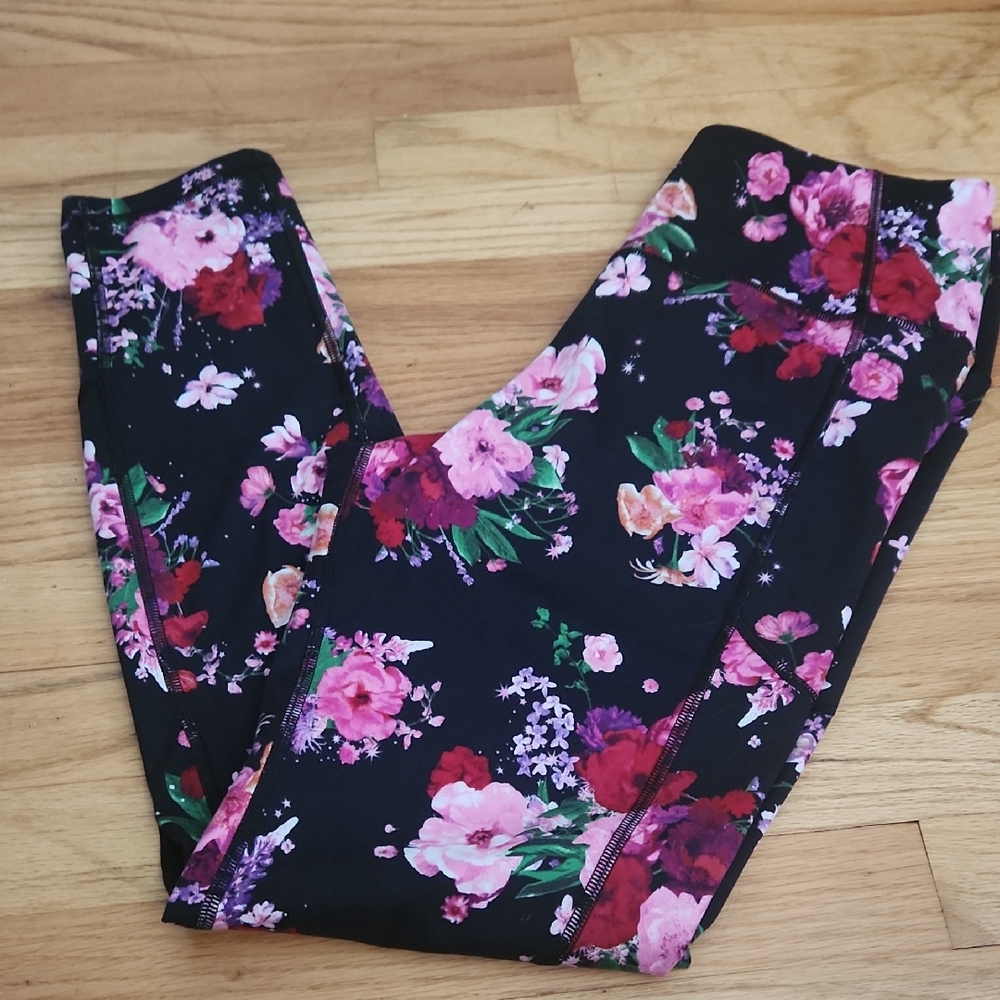 Victoria's Secret On Point Flow Leggings Floral Sz L